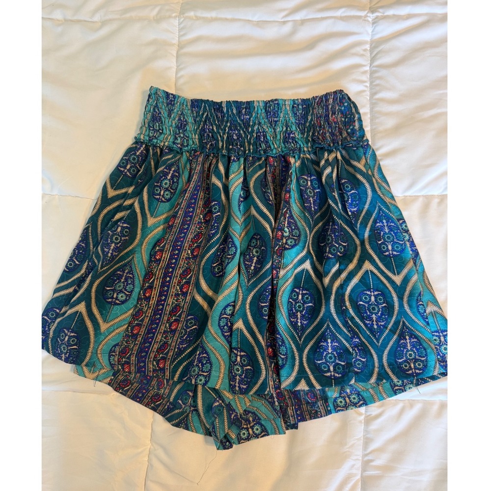 Earthbound Trading Co Shorts Womens Small Teal Excellent Smocked Paisley Boho